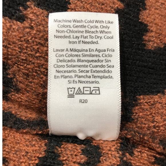 Time and Tru Cheetah Theme V-Neck Long Sleeve Cardigan Sweater M - Picture 5 of 6